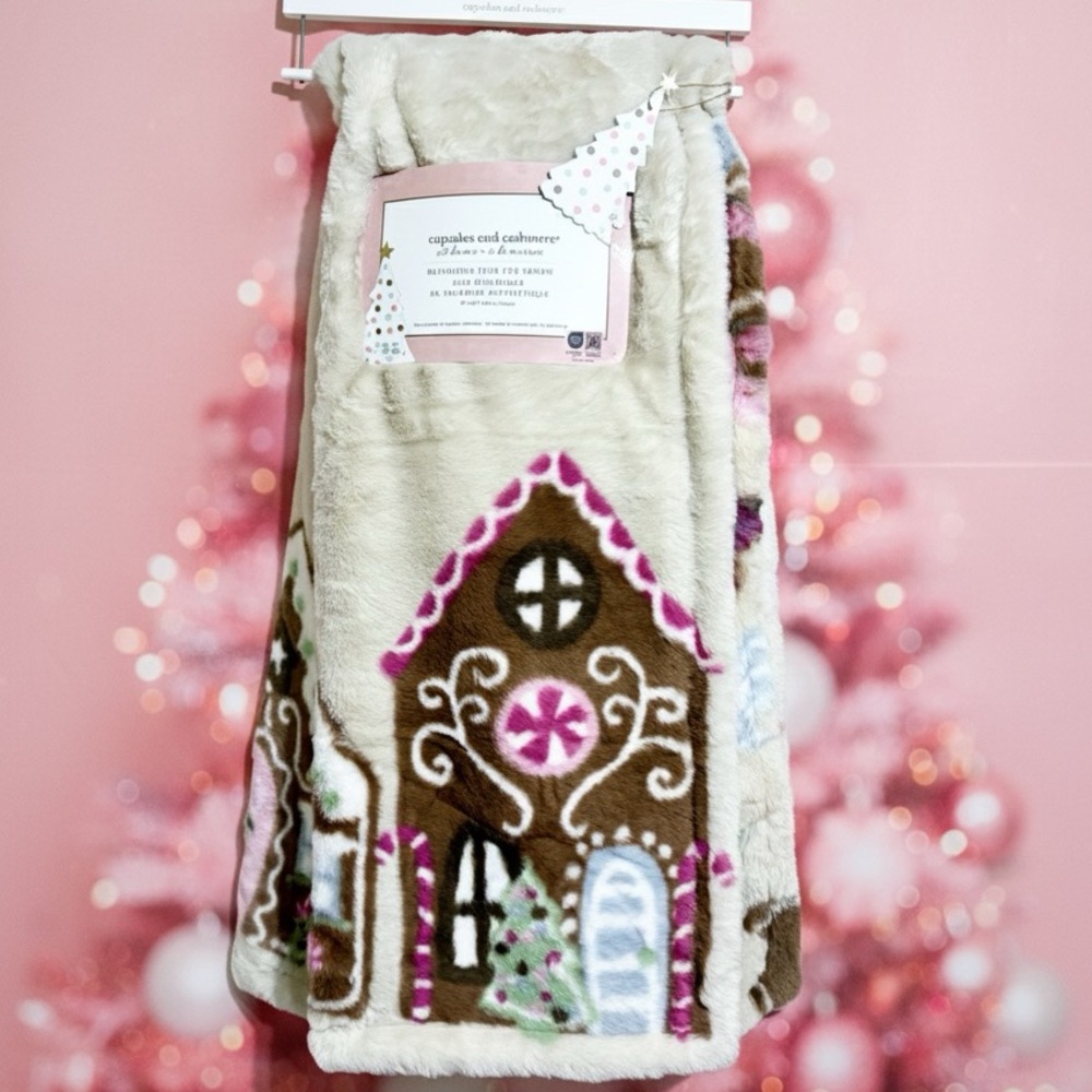 🎀Cupcakes & Cashmere Gingerbread House Blanket